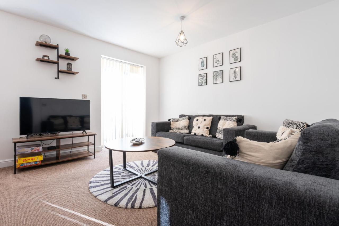 Parking - Spacious - Smart Tv - Self Checkin - Garden - King Derby Exterior foto