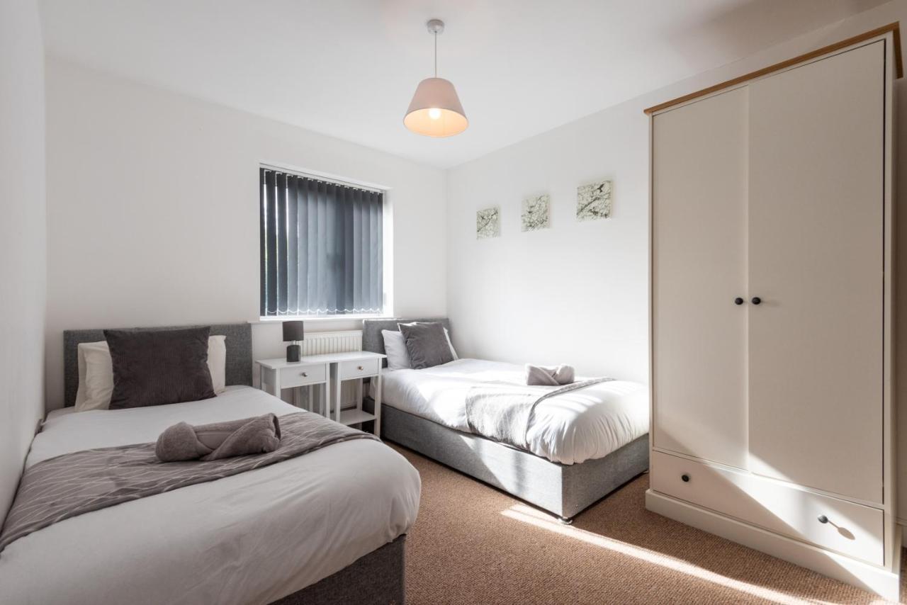 Parking - Spacious - Smart Tv - Self Checkin - Garden - King Derby Exterior foto